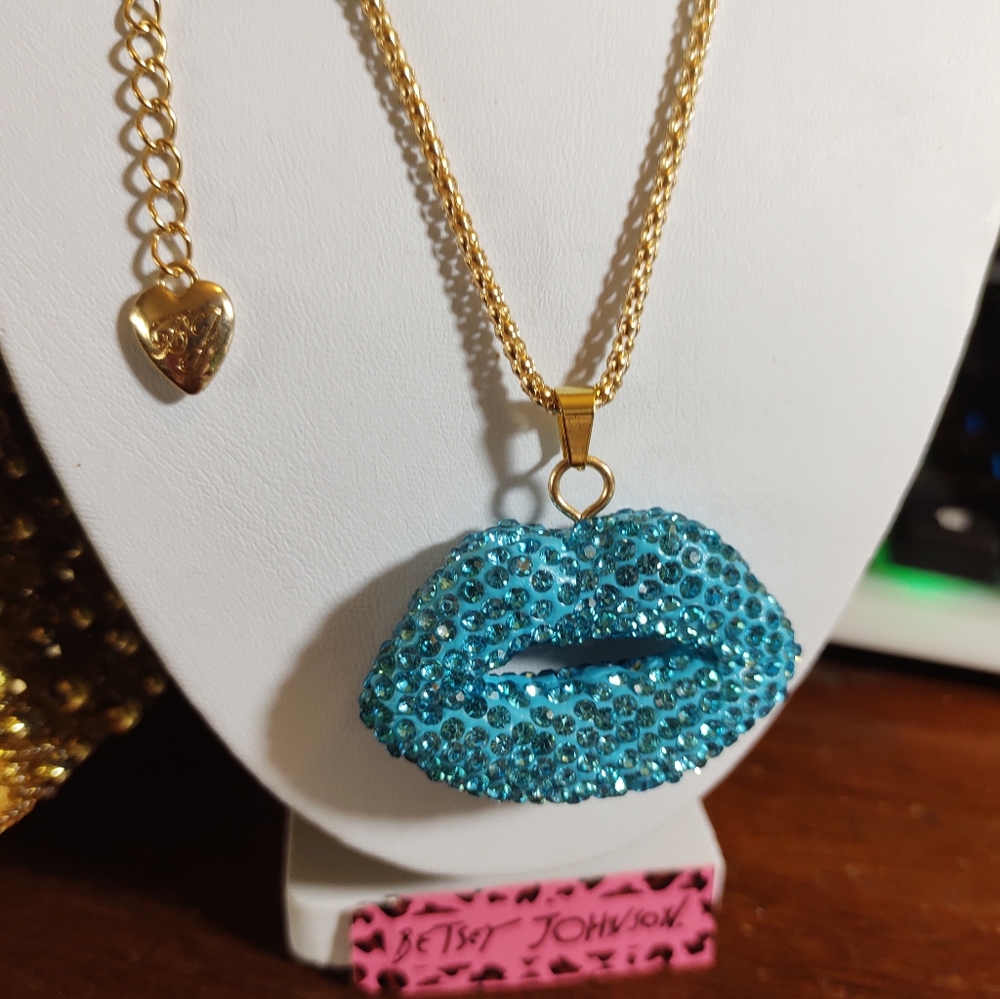 Betsey Johnson Blue Ice Rhinestone Lips Necklace - Picture 2 of 3